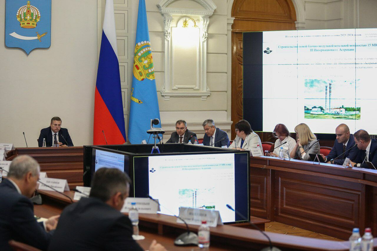 В Астраханской области за год выросли расходы на оклады бюджетников
