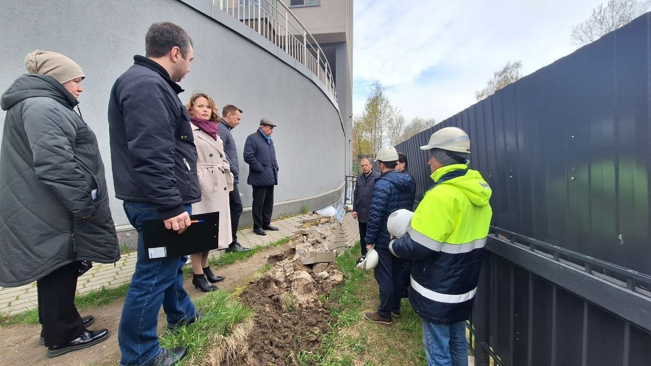 Строительство апарт-отеля с набережной совпало с разрушениями близ ЖК