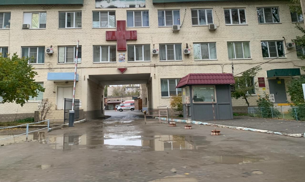 Незаконную доплату в 300 тысяч рублей получил астраханский водитель скорой 