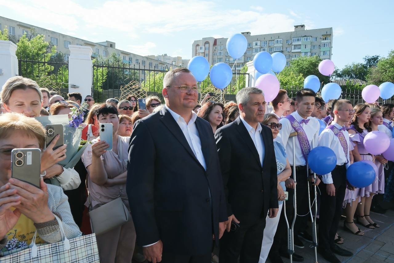 Игорь Мартынов сказал напутственные слова астраханским выпускникам 