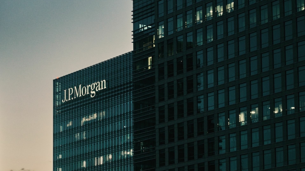 Суд закрыл заседание по иску ВТБ к JPMorgan на 440 млн долларов