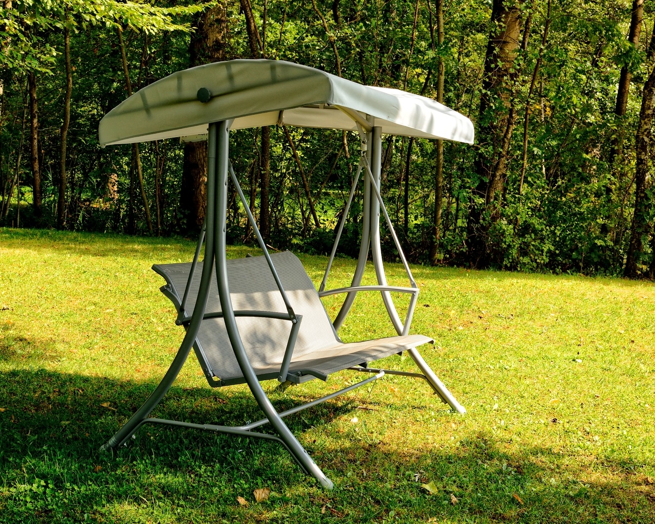 Из-за мошенников дачница из Рыбинска осталась без качелей и денег