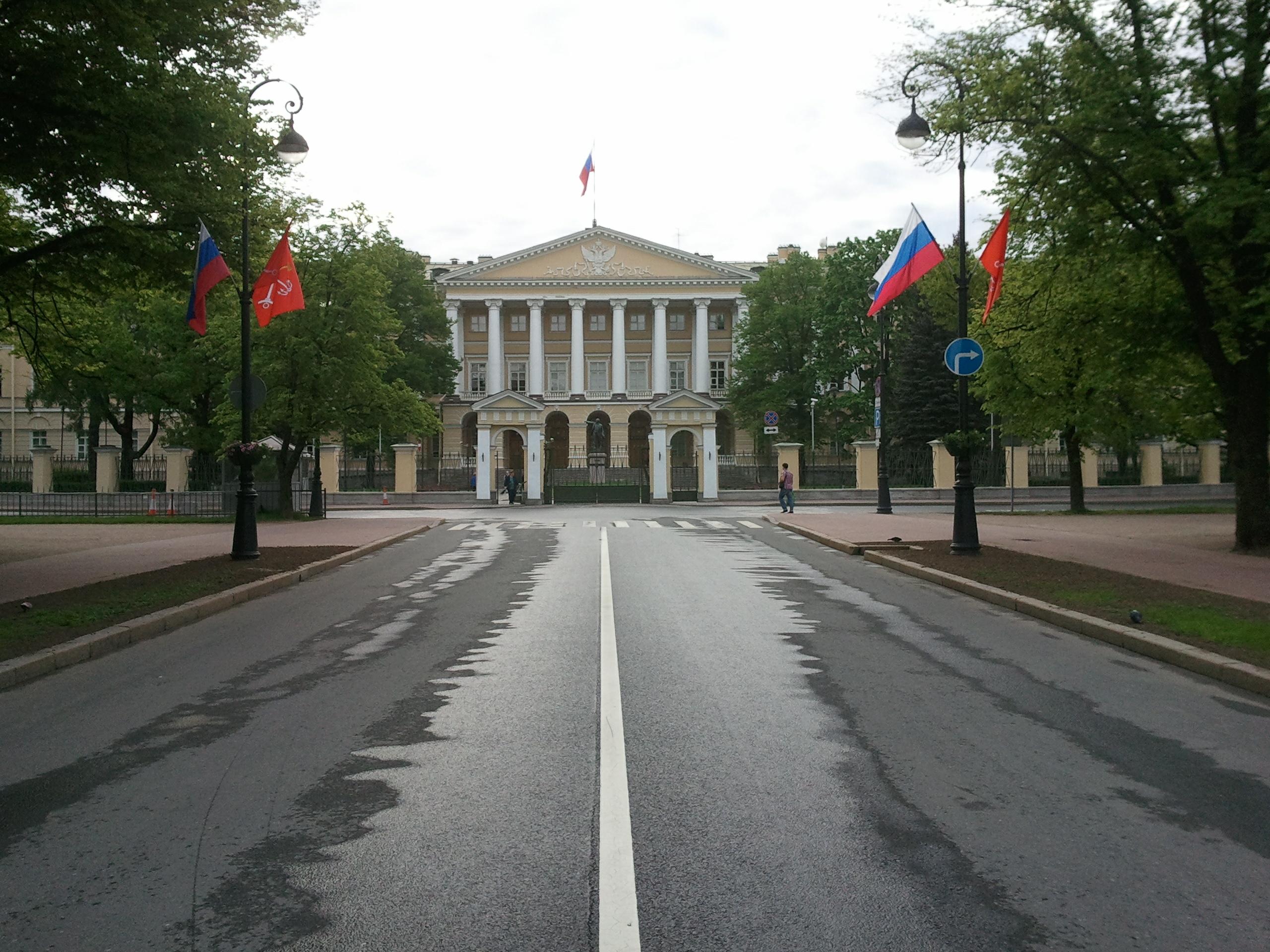 Внутреннюю политику Петербурга передали Юлане Савиной