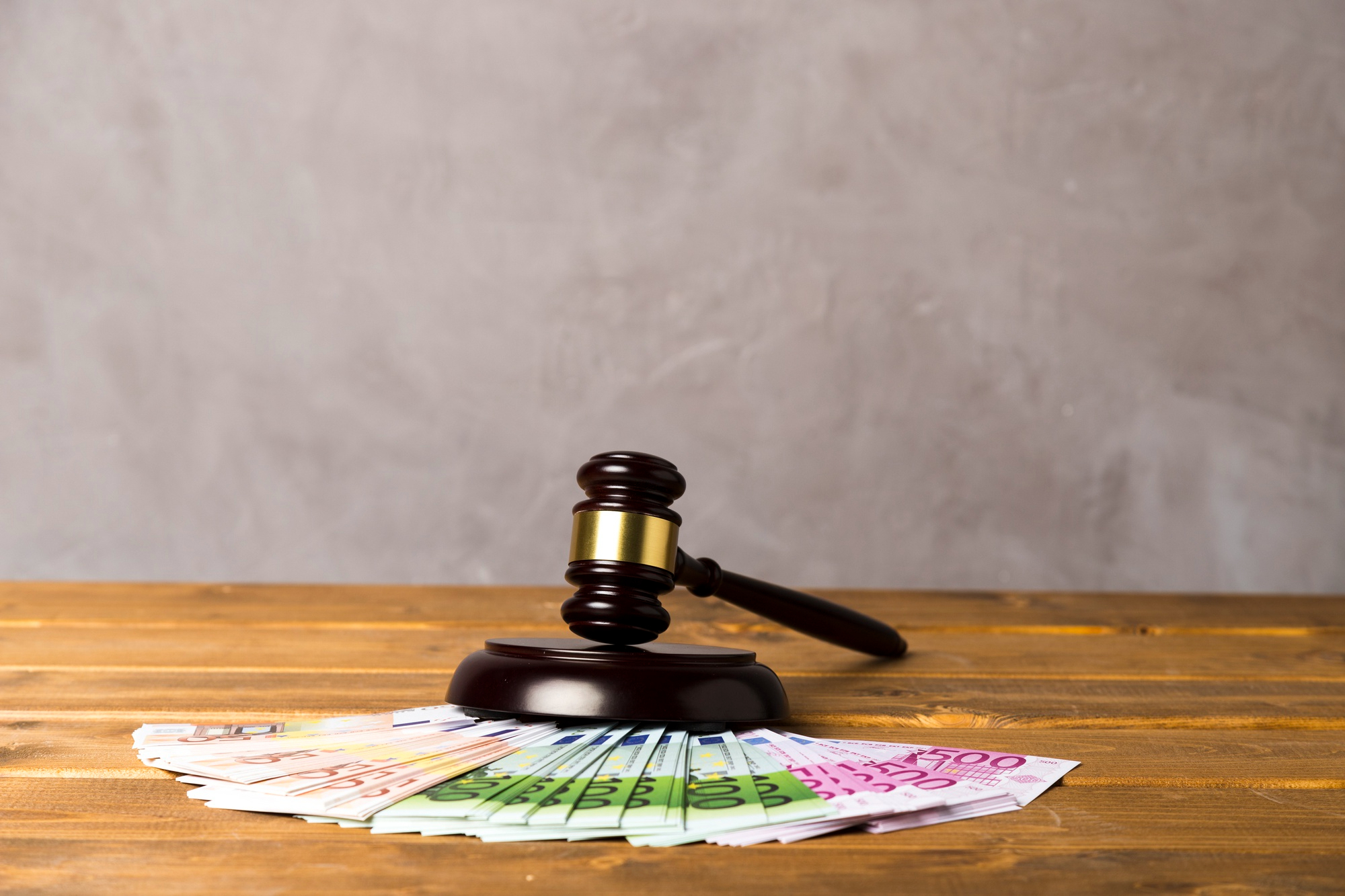 Суд взыскал 11 млн рублей с продажи имущества бывшего заммера Челябинска