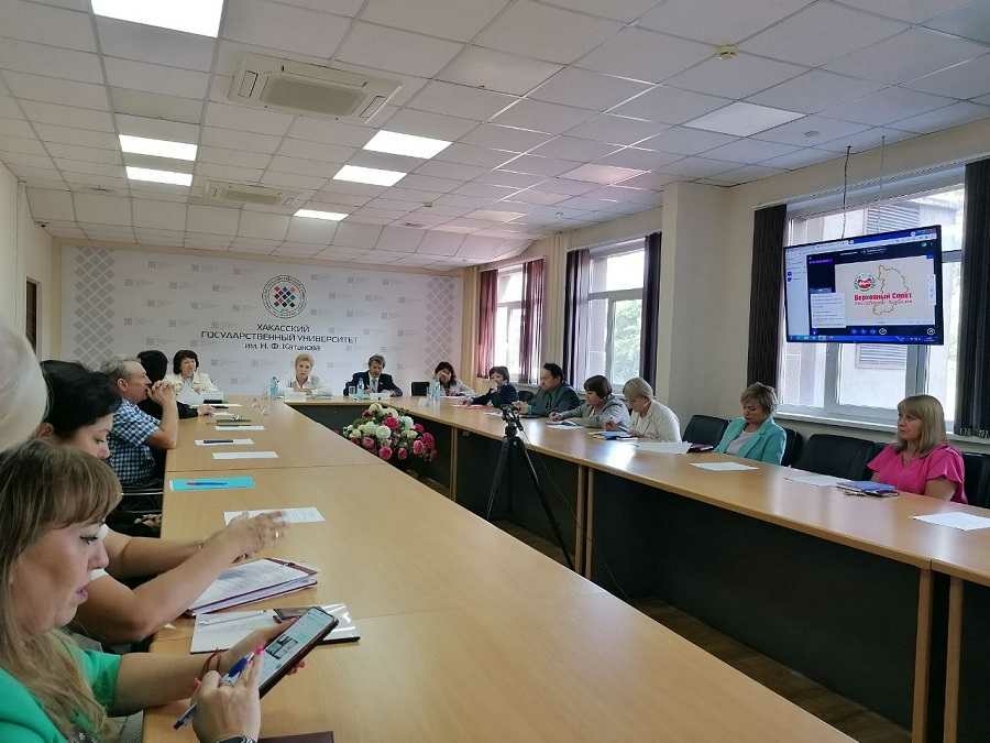 В Хакасии обсудили проблему развития языка коренного населения