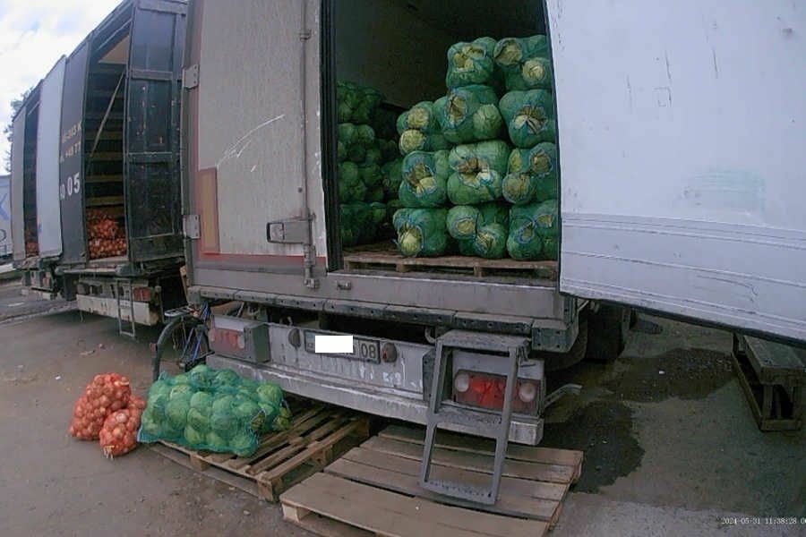 В Хакасию завезли в два раза больше продукции из Казахстана