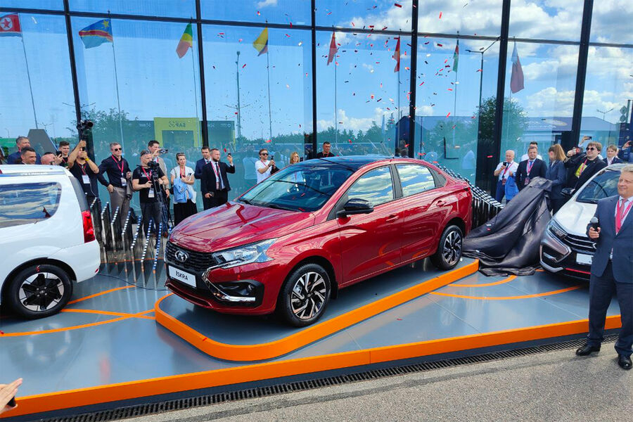 Новый российский бестселлер: Lada Iskra показали на ПМЭФ-2024