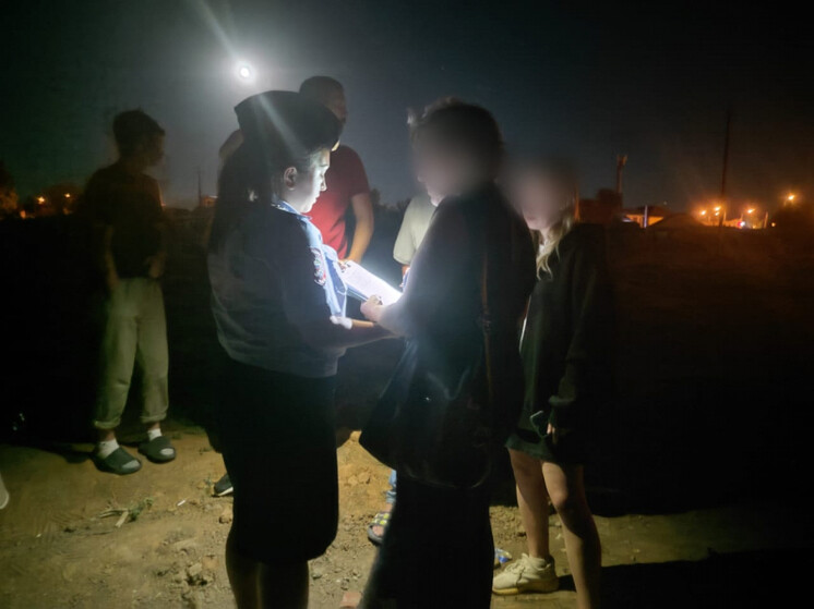 Более 20 астраханских подростков обнаружили на улице полицейские в комендантский час 