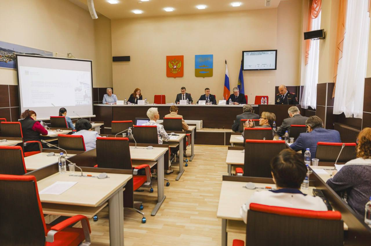 Совет депутатов города Мурманск провел последнее собрание шестого созыва