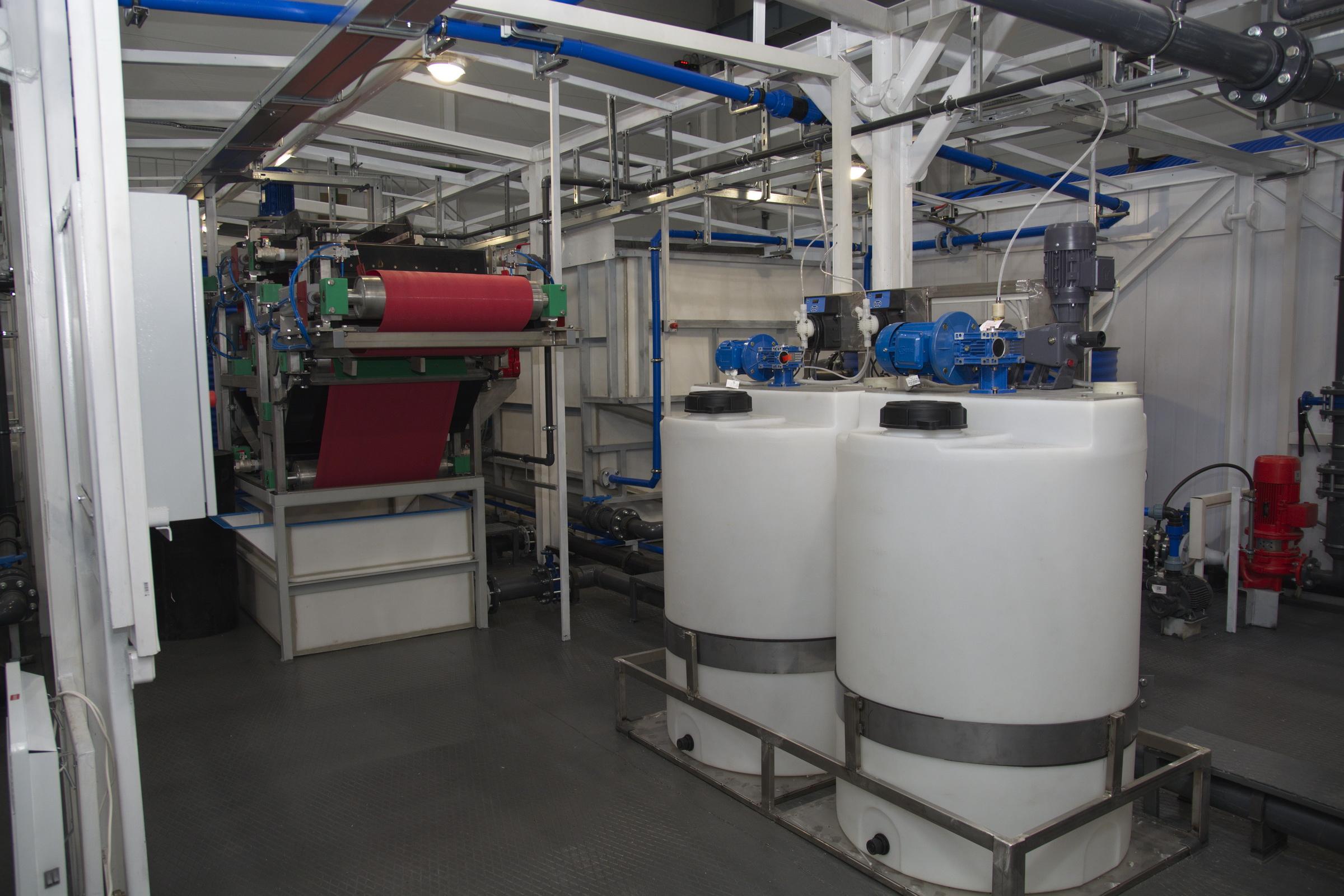 Сотню станций для очистки питьевой воды построят в Ленинградской области