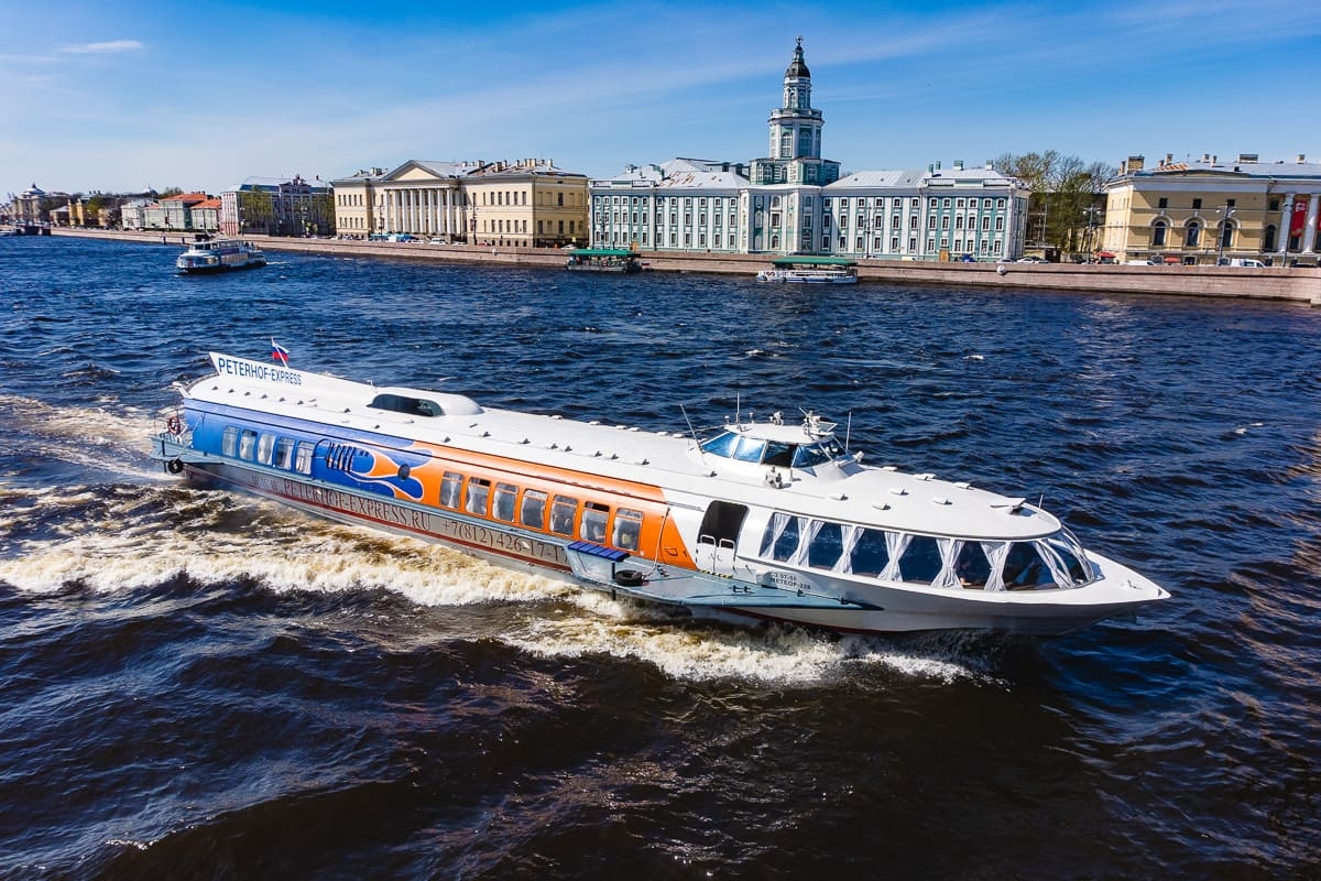Скоростные теплоходы «Метеоры» свяжут Петербург, Петергоф и Кронштадт 