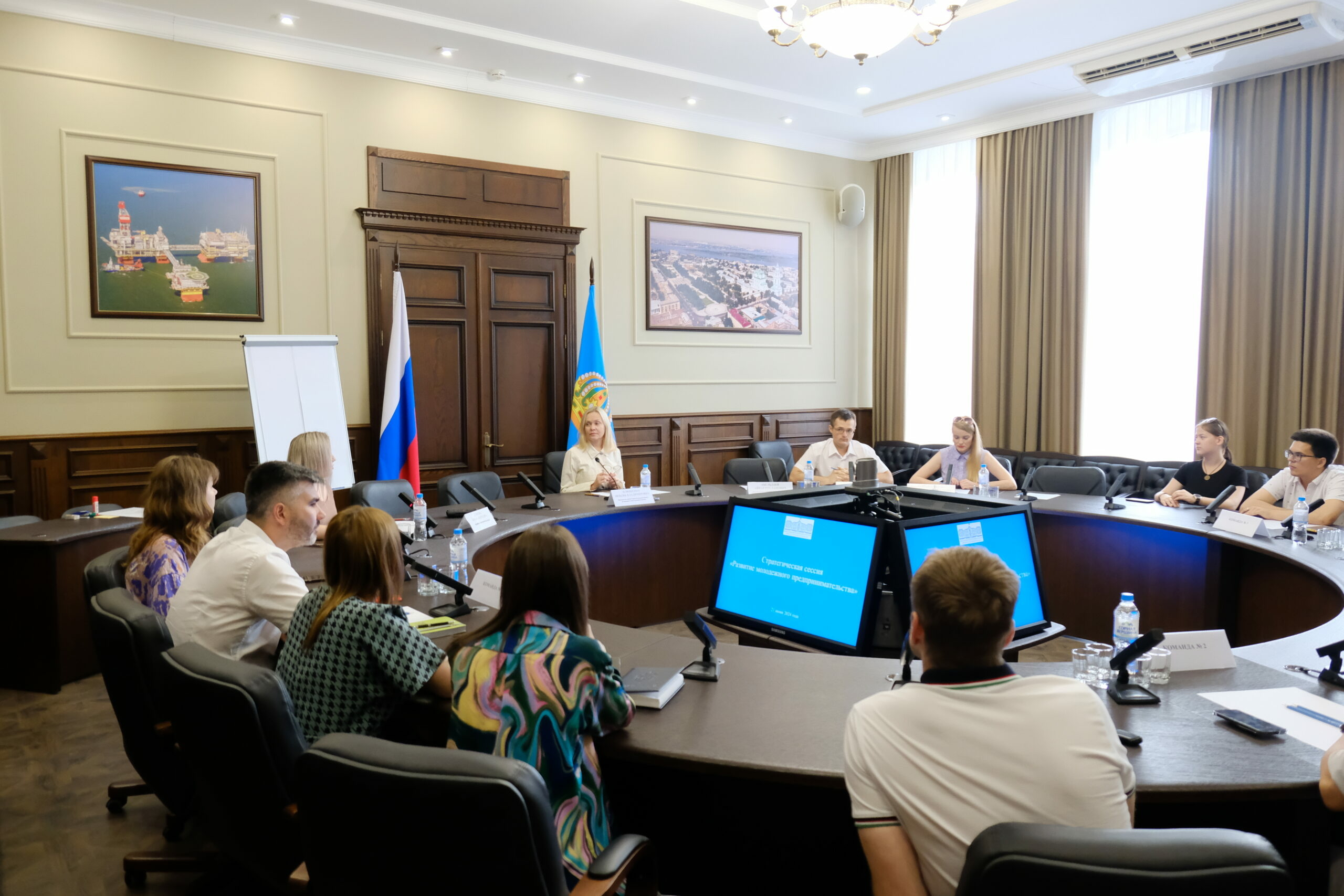 Молодежное предпринимательство в формате сессии обсудили в астраханской Облудуме 