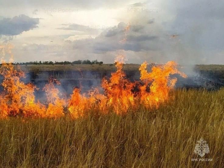 Действие трех экстренных предупреждений продлили на Кубани 