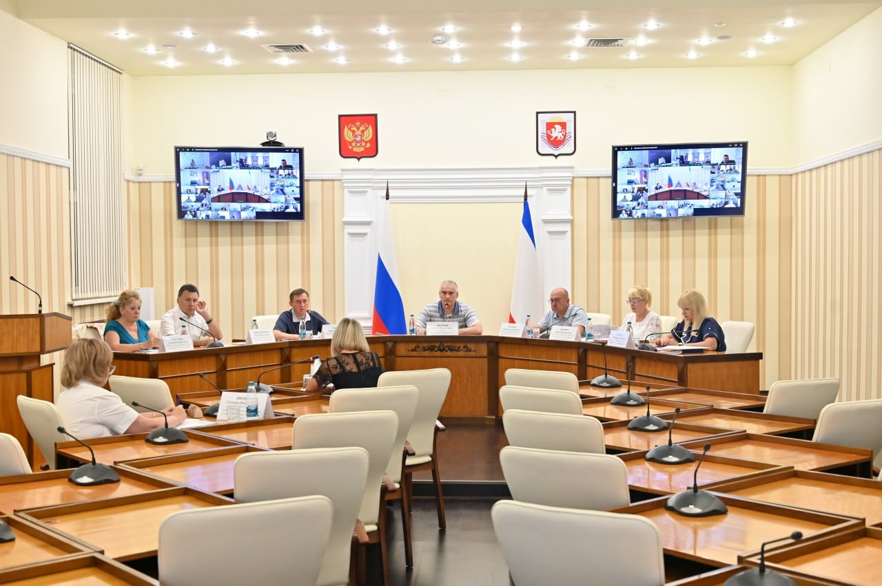 Глава Крыма Аксенов потребовал от муниципалитетов потратить до 50% бюджета