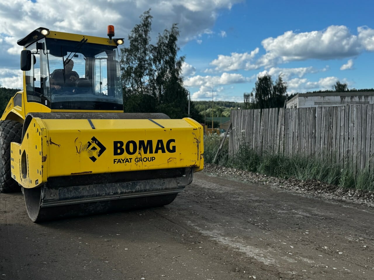 Дорогу на улице Черносвитинской в Калуге укрепят методом холодной регенерации