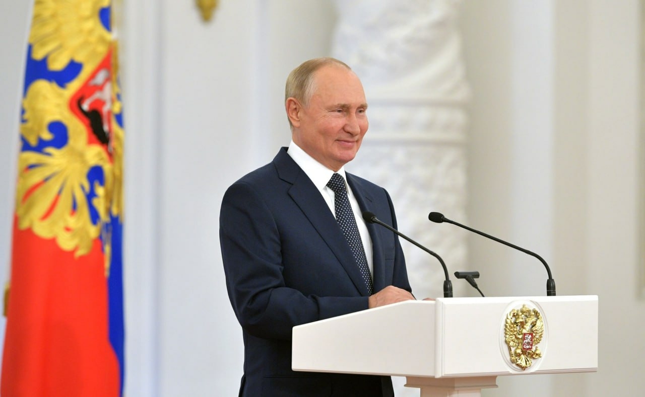 «EC выплатил России миллиарды»: хитрость Путина с санкциями возмутила Германию