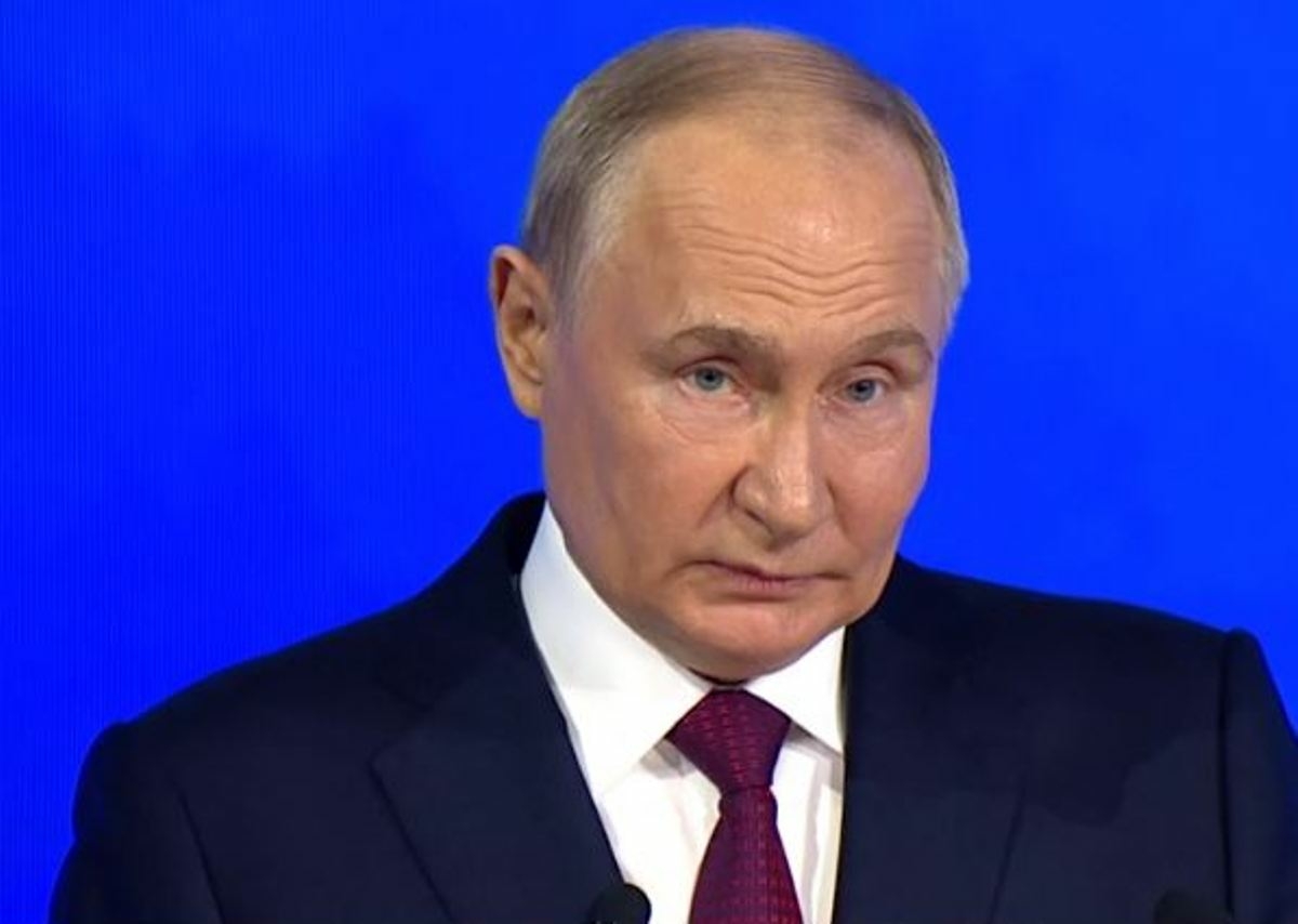 Путин продлил действие ответных мер РФ на потолок цен на нефть