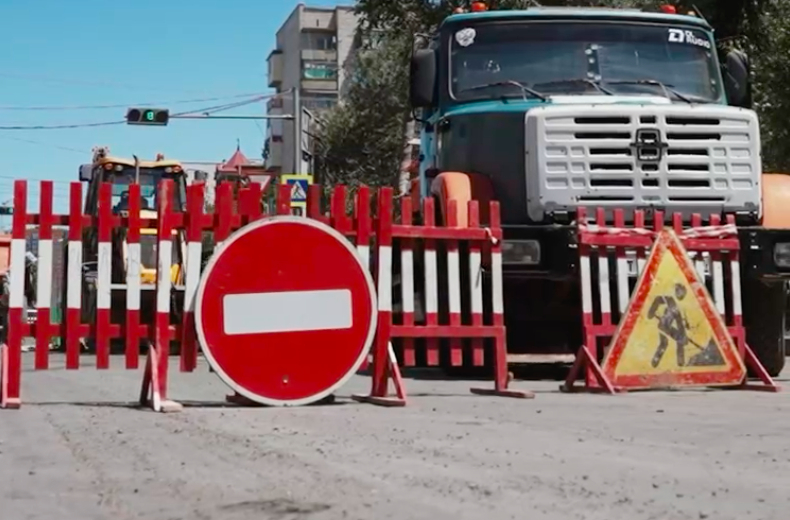Две улицы Астрахани станут временно недоступны из-за опиловки 