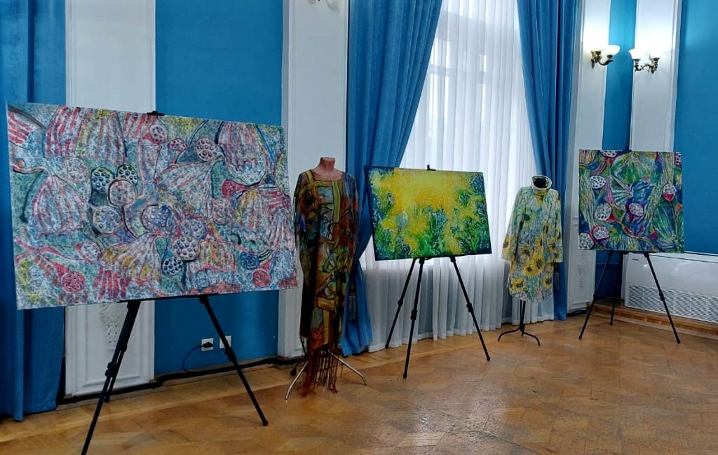 Выставка батика и других видов росписи ткани откроется в Астрахани 