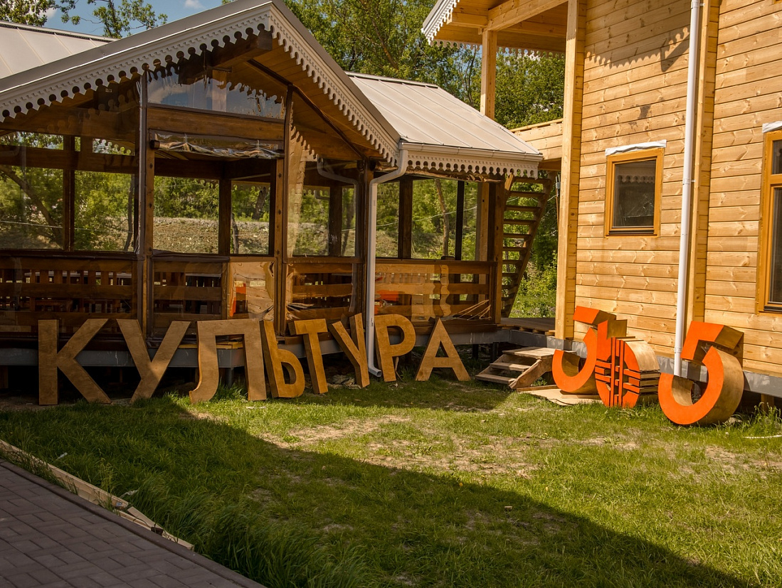 Глава Курской области проверил ход строительства этнокластера «Парк мельниц»