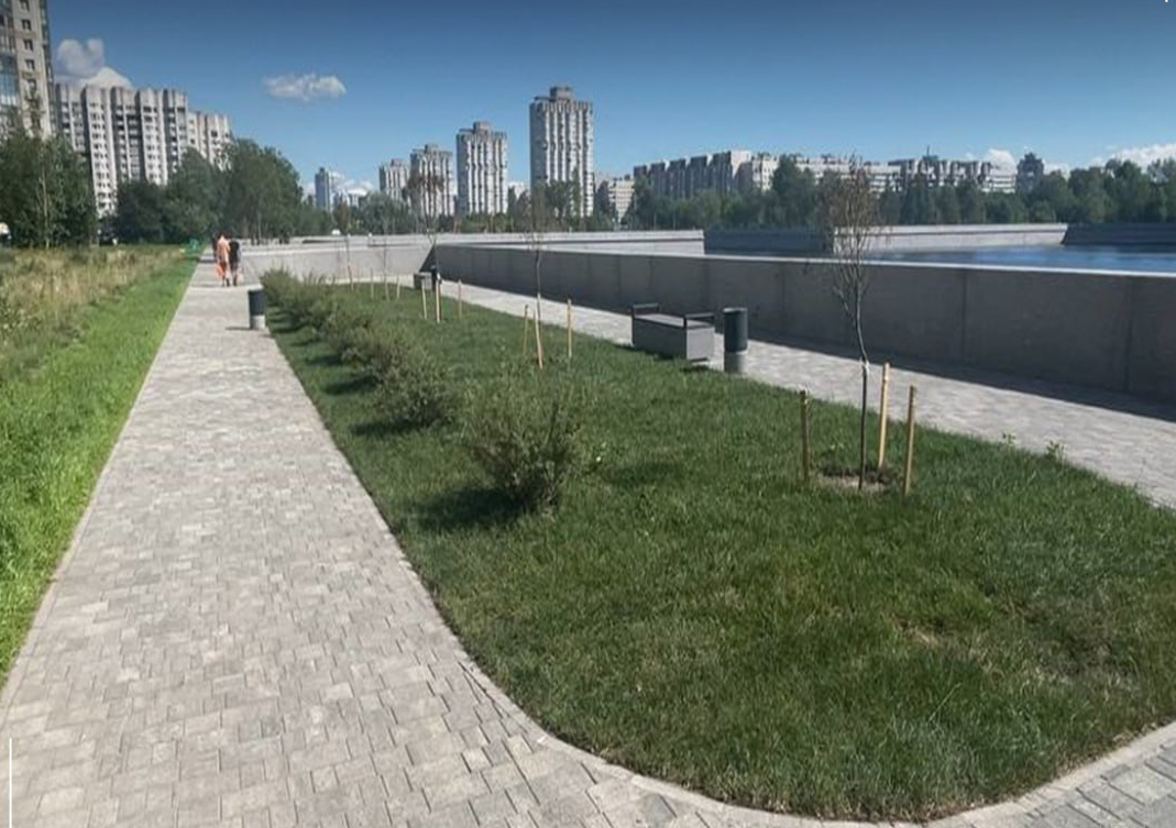 В Петербурге досрочно обновили Новосмоленскую набережную