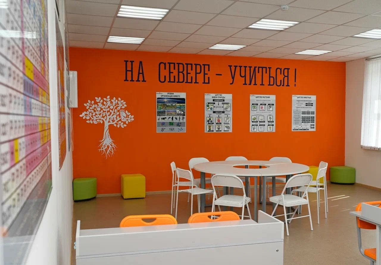 Андрей Чибис проинспектировал объекты программы «На Севере – жить!» в Полярных Зорях