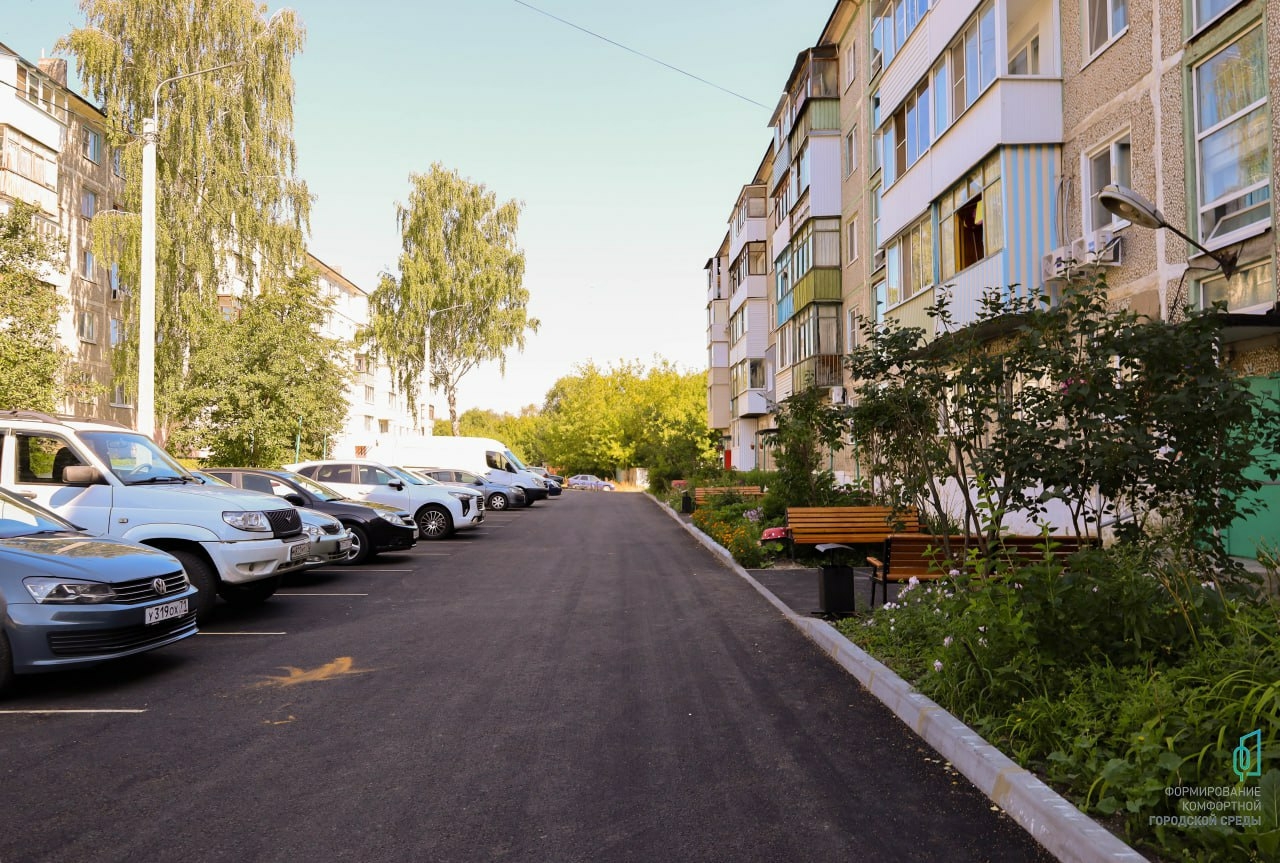 В Новомосковске проверили благоустройство одного из дворов