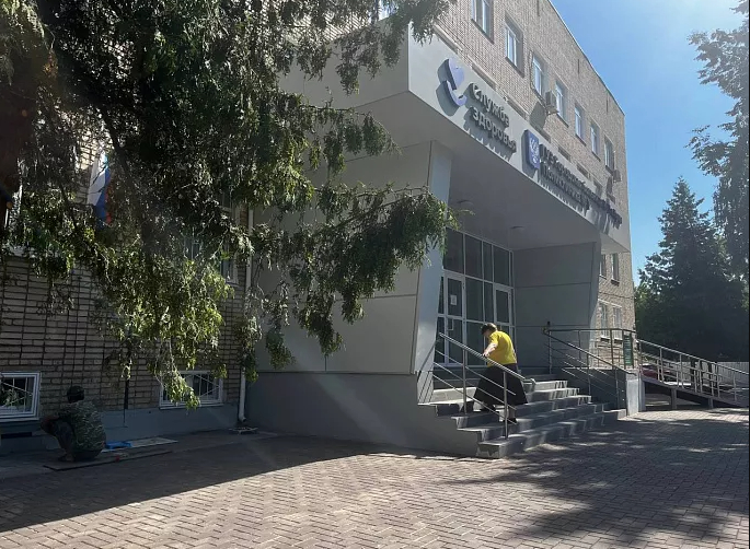 В Туле подвели промежуточные итоги благоустройства поликлиники