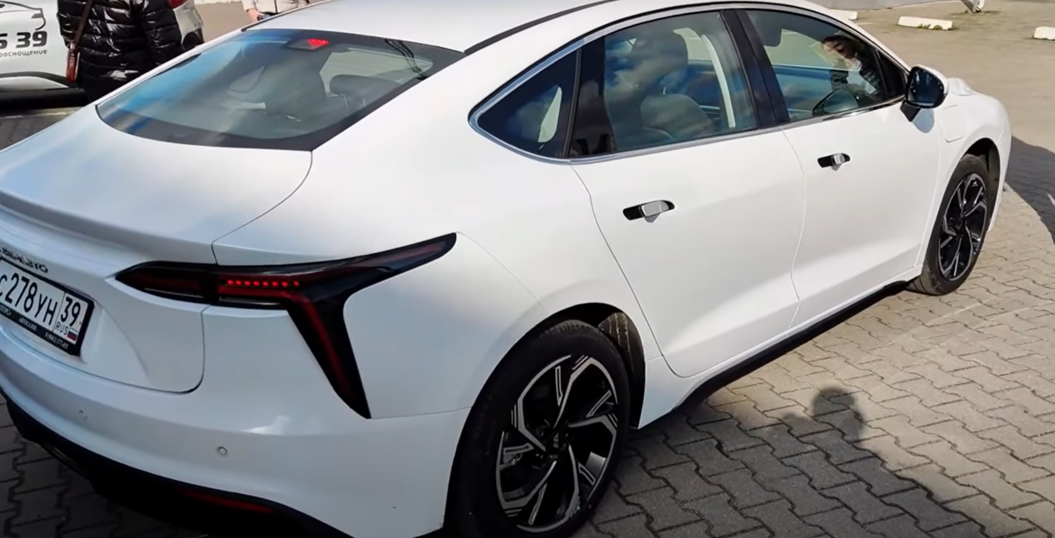 Калининградский завод «Автотор» анонсировал электромобиль «Амберавто А3»