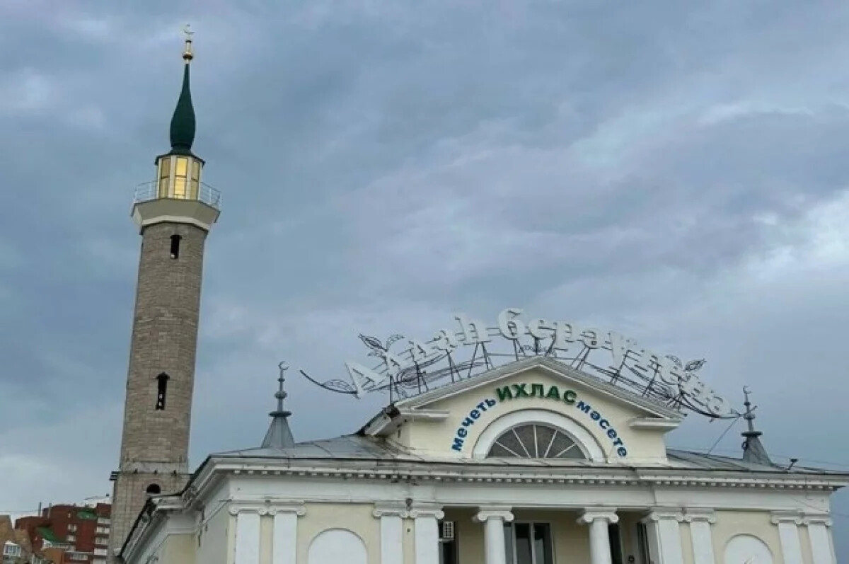 В Кирове в почтовое обращение выпустили марку в честь Петра Алабина