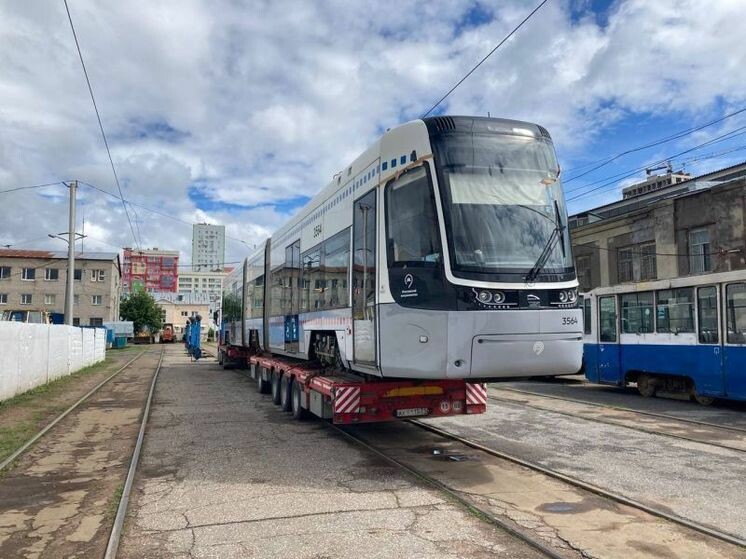 В Уфу привезли первый подержанный трамвай из Москвы