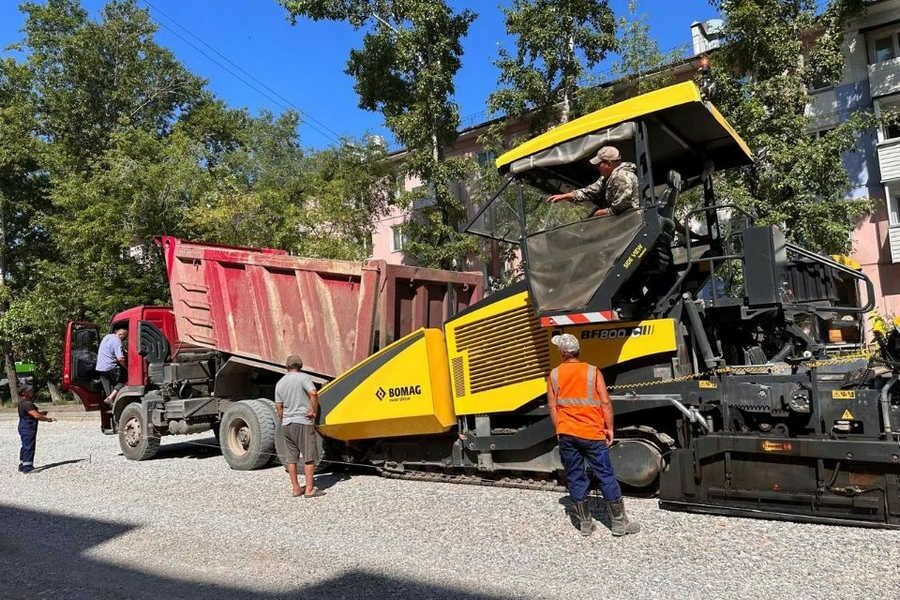 На Пирятинской в столице Хакасии закладывают нижний слой