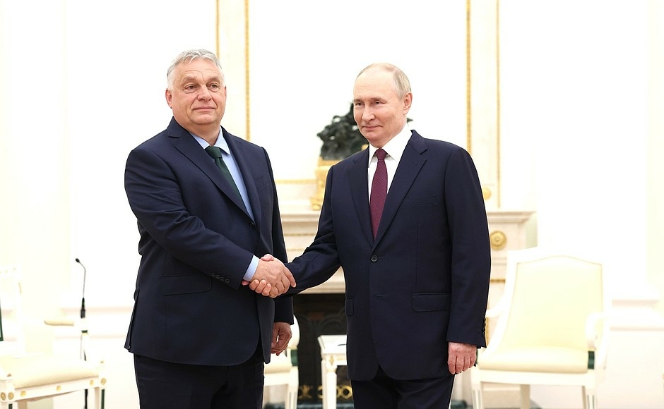 Европейские политики разозлились из-за переговоров Орбана с Путиным