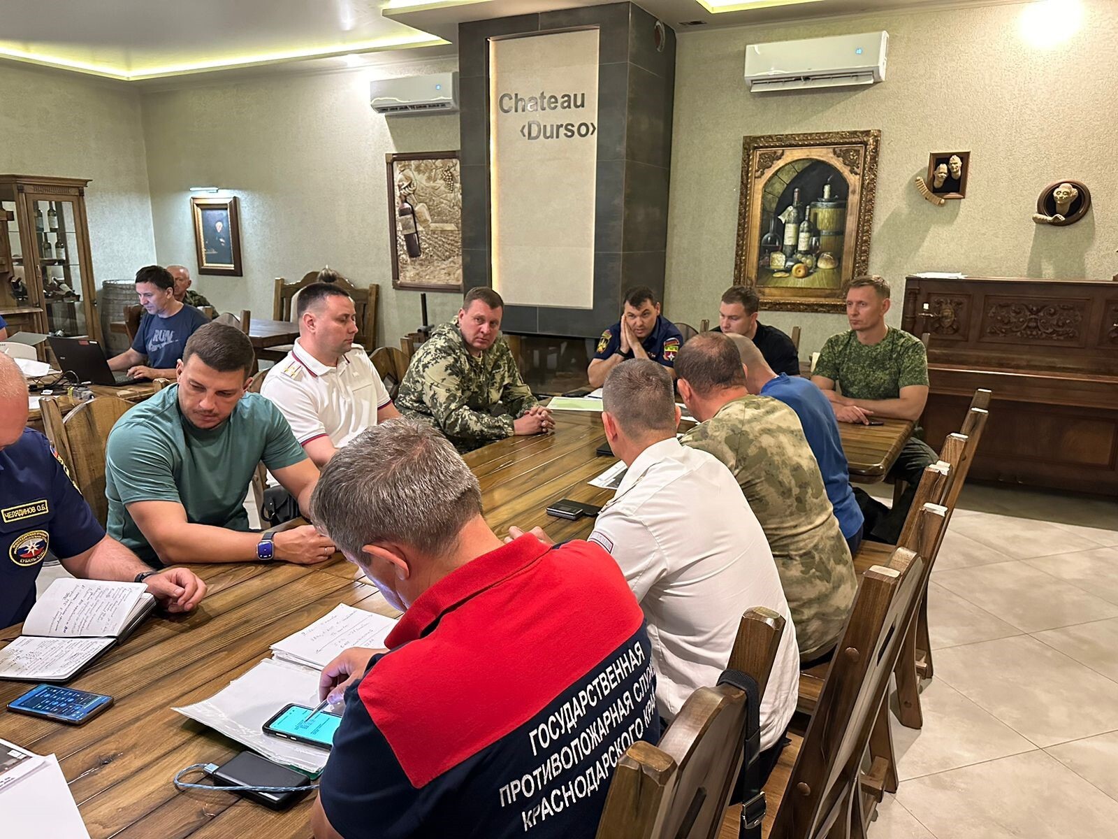 Под Новороссийском эвакуировали более 500 человек из-за пожара