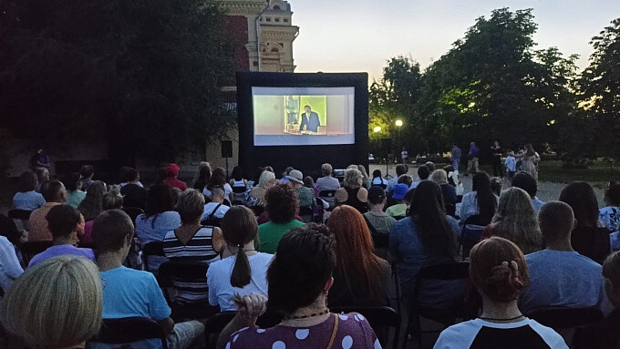 В Волгоградской области уличный кинотеатр открыли по программе инициативного бюджетирования 
