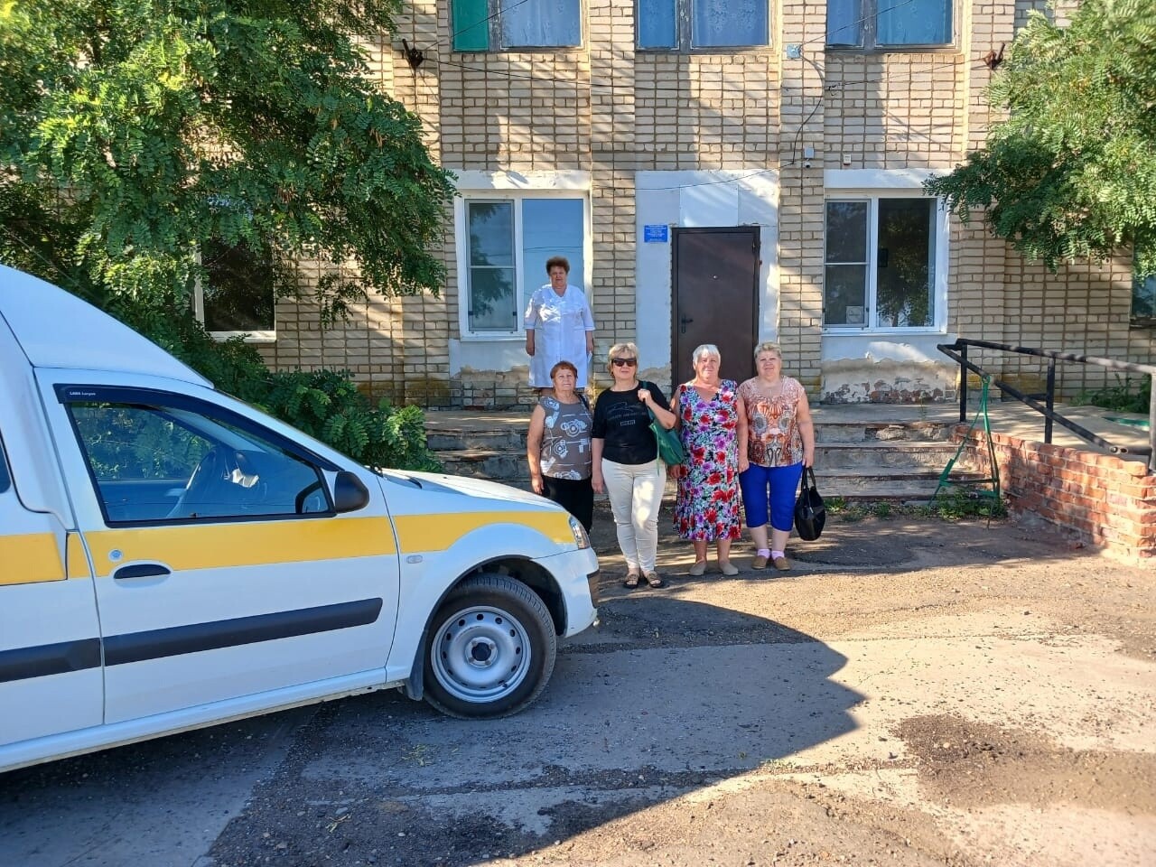 В Астраханской области мобильные бригады выезжают к пожилым пациентам 