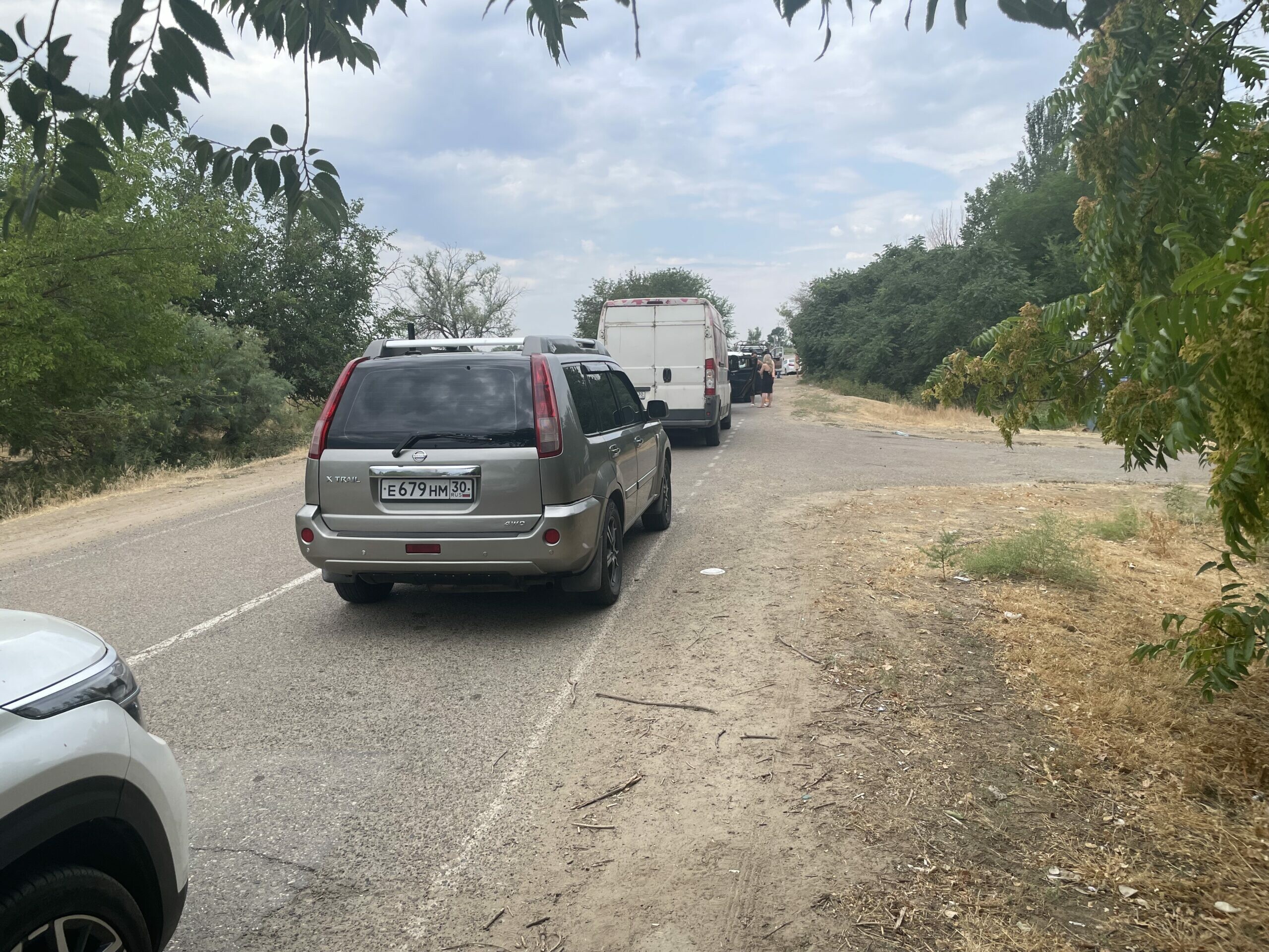 На некоторых паромных переправах в Астраханской области собрались часовые пробки