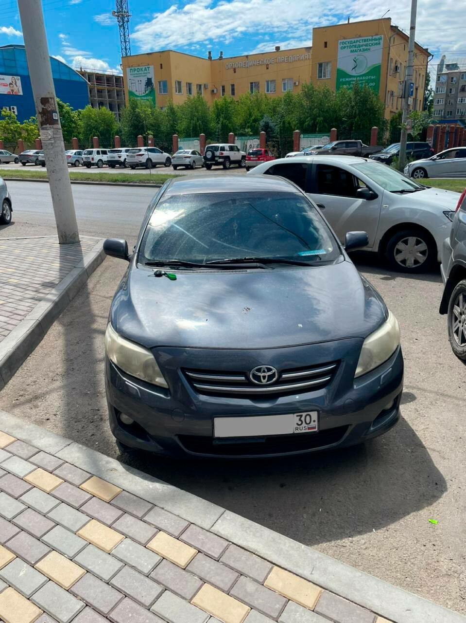 Астраханка чуть не лишилась иномарки из-за долгов за свет 