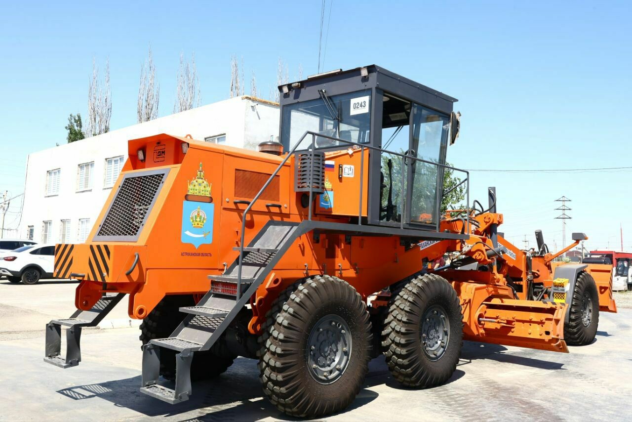 Грейдер и «Патриот» передала Астраханская область Кременскому району 