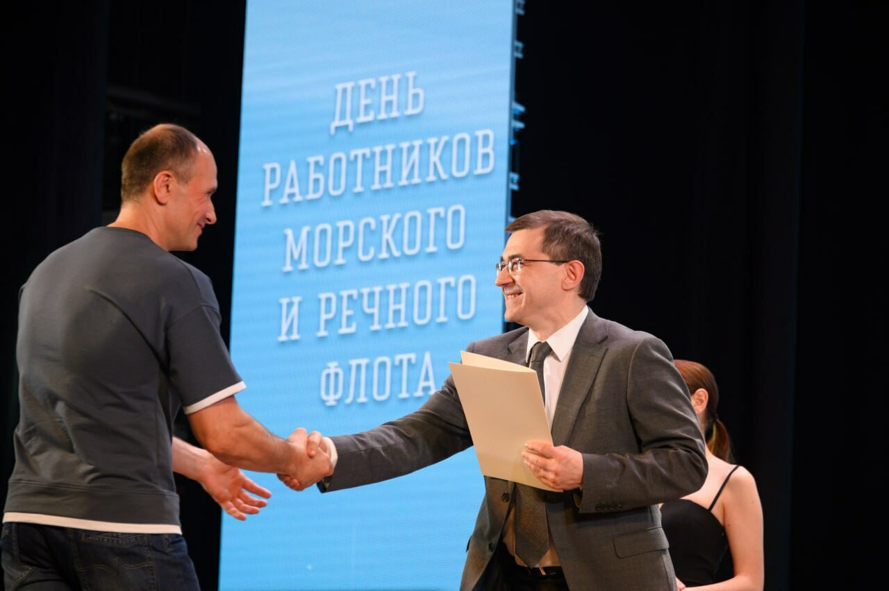 Игорь Морарь поздравил мурманчан с Днем работников морского и речного флота