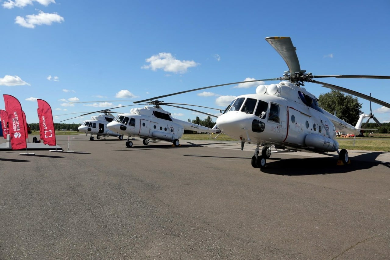 Республике Татарстан передали три новейших вертолета Ми-8