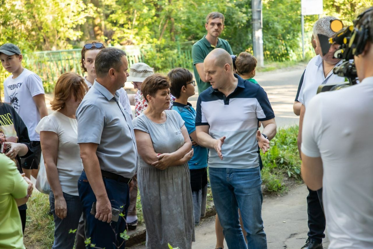 В Лесных Полянах устранили проблему с канализацией после жалоб жителей