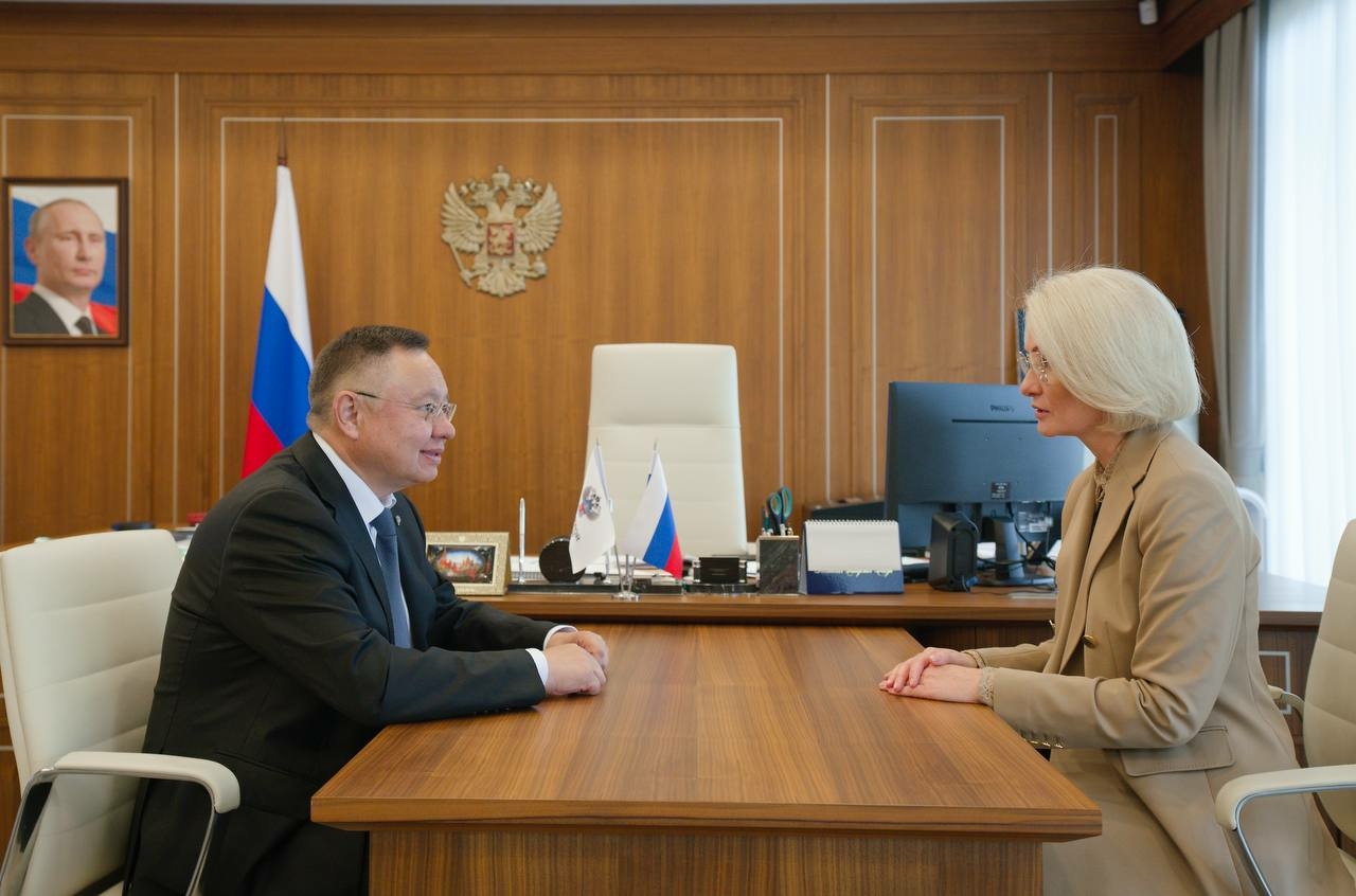 Виктория Абрамченко провела встречу с главой Минстроя Иреком Файзуллиным