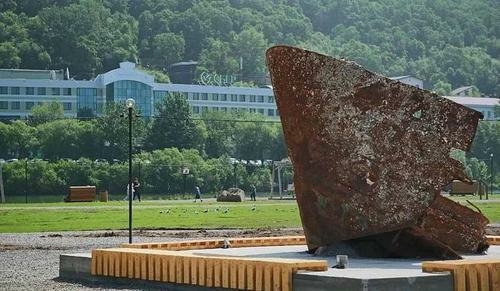 Ржавая железяка за 17 миллионов рублей «украсила» Петропавловск-Камчатский