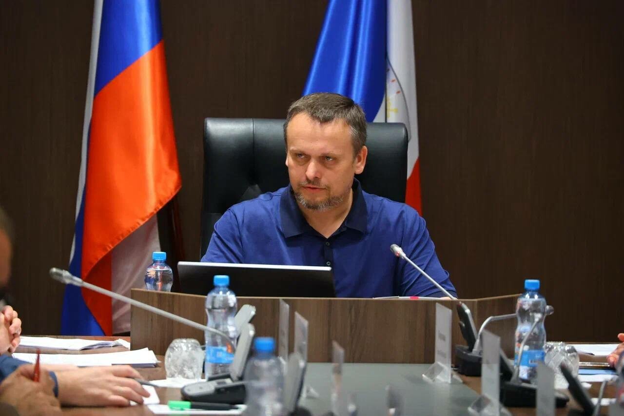Почти 300 человек работают над ликвидацией погодных последствий в Новгородской области