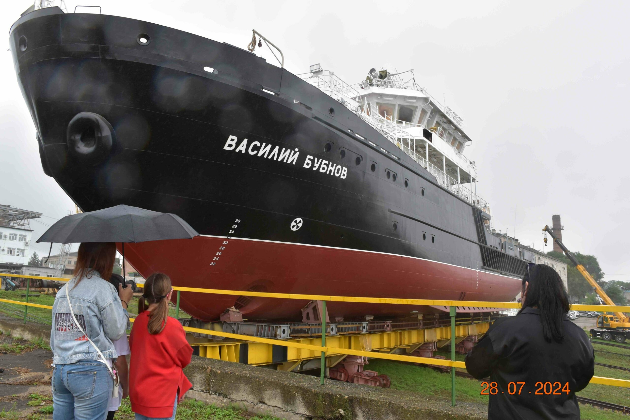 Судно «Василий Бубнов» спустили на воду в День Военно-Морского Флота России