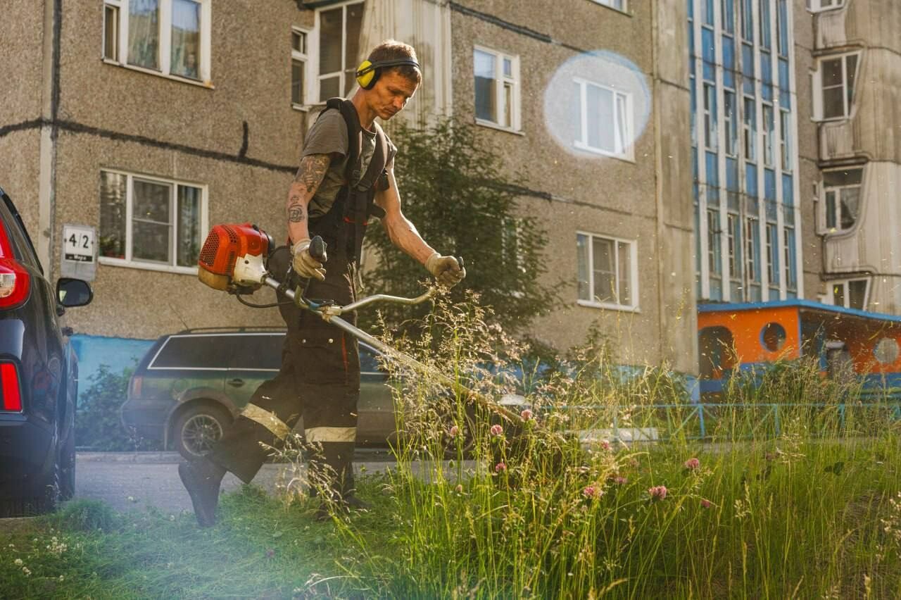 Управляющие компании Мурманска привели в порядок более 900 дворов города