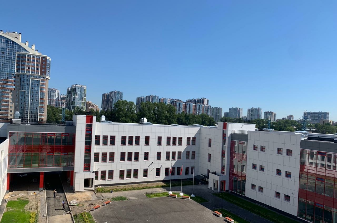 В Калининском районе Петербурга построили новую школу