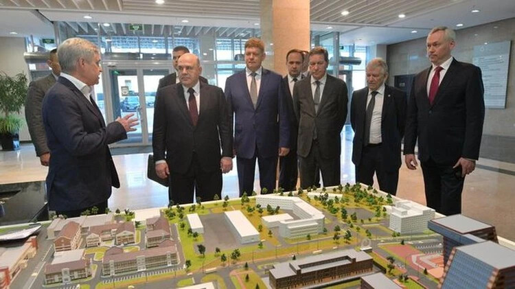 Михаил Мишустин ознакомился с разработками Академпарка в Новосибирске