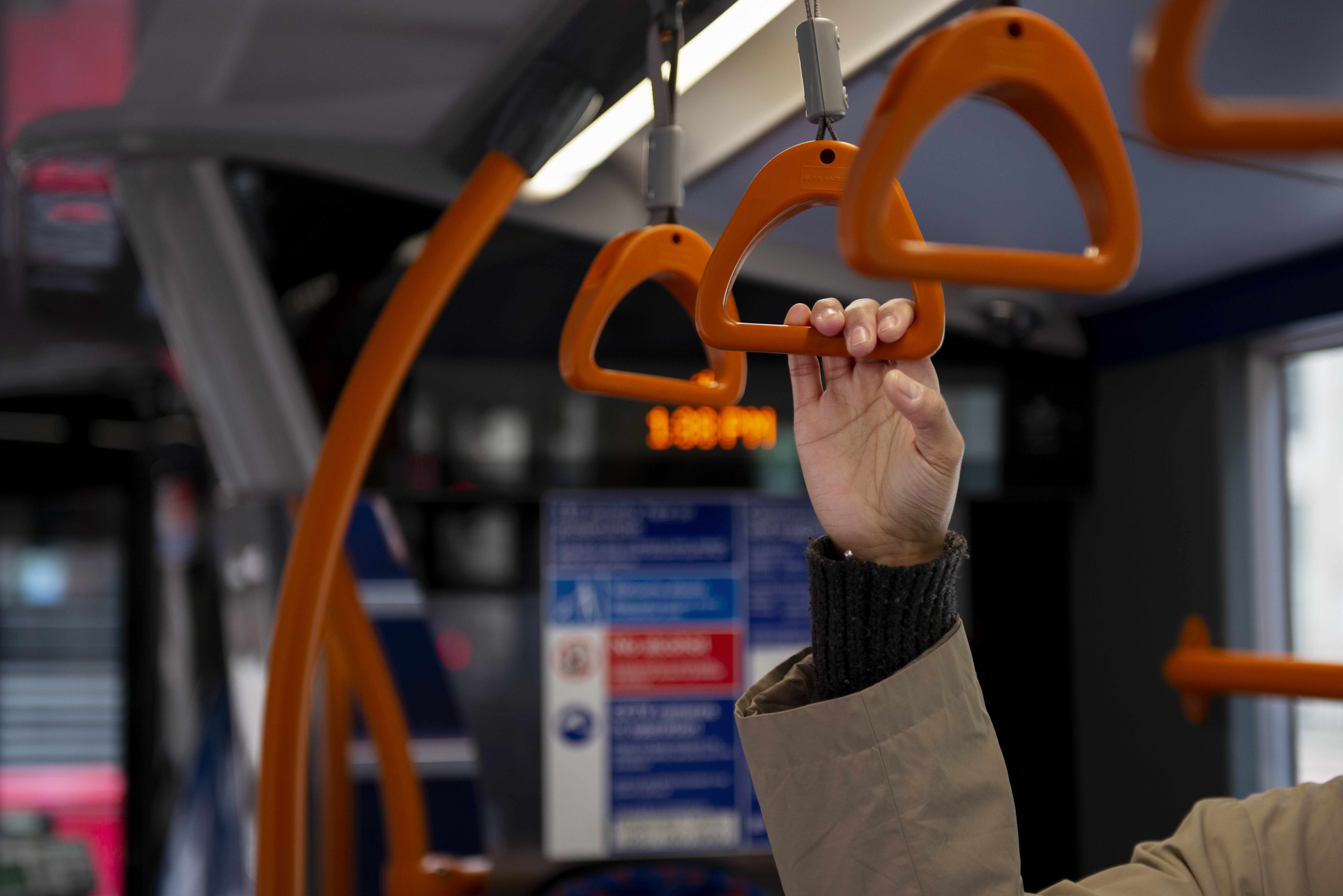 В Петербурге ветераны смогут ездить бесплатно в общественном транспорте